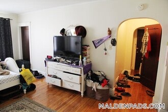 349 Pleasant St, Unit A1-10 in Malden, MA - Foto de edificio - Building Photo