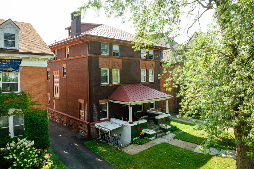 Elmwood Boarding House in Buffalo, NY - Building Photo