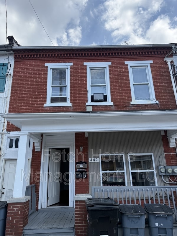 property at 442 N 9th St