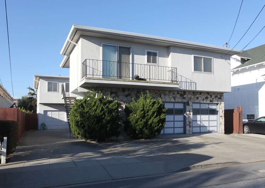 645 Easton Ave in San Bruno, CA - Foto de edificio