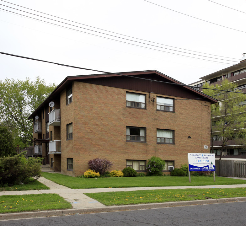 16 Hotspur Rd in Toronto, ON - Building Photo