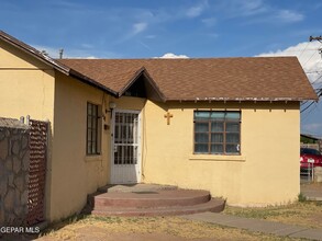 150 N Collingsworth St in El Paso, TX - Building Photo - Building Photo