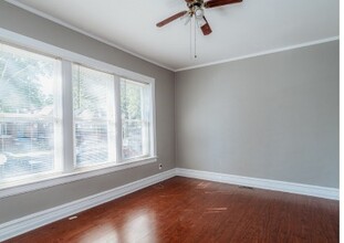 7441 Perry Ave in Chicago, IL - Building Photo - Interior Photo