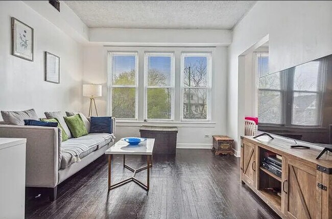 4833 N Ashland Ave in Chicago, IL - Building Photo - Building Photo