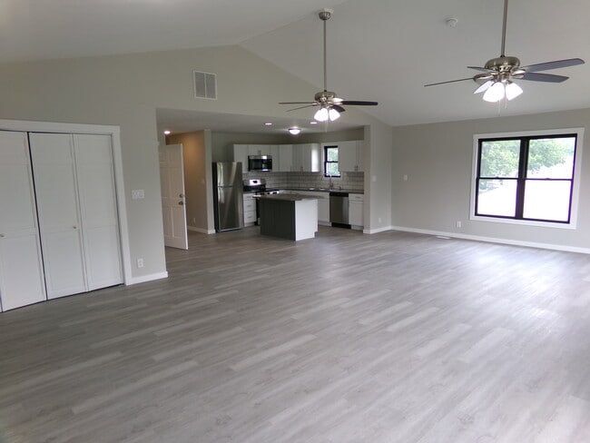 property at 225 N Doris St