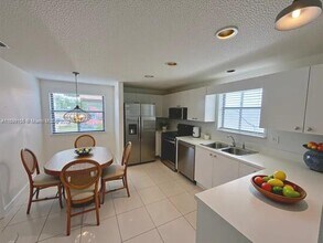 6081 SE Landing Way in Stuart, FL - Building Photo - Building Photo