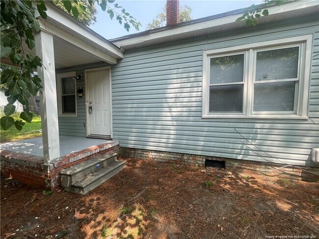 1106 Clark St in Fayetteville, NC - Building Photo - Building Photo