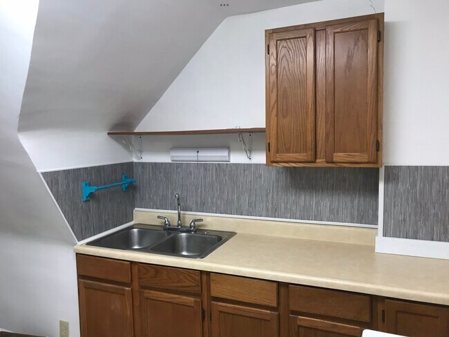 1284 Mathews Ave, Unit 3 photo'