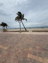 2600 N Surf Rd in Hollywood, FL - Building Photo