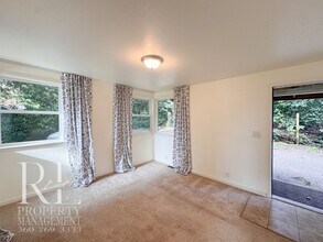 1823 NE Rustic Ln in Bremerton, WA - Building Photo - Building Photo