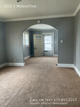 1019 E Manhattan Blvd in Toledo, OH - Building Photo - Building Photo