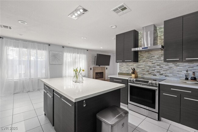 property at 2932 Whalers Cove Cir