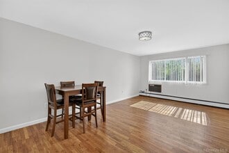 810 Blooming Grove Turnpike in New Windsor, NY - Building Photo - Building Photo