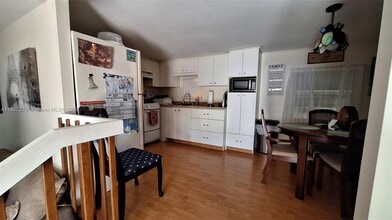 405 Oak St in Hallandale Beach, FL - Foto de edificio - Building Photo
