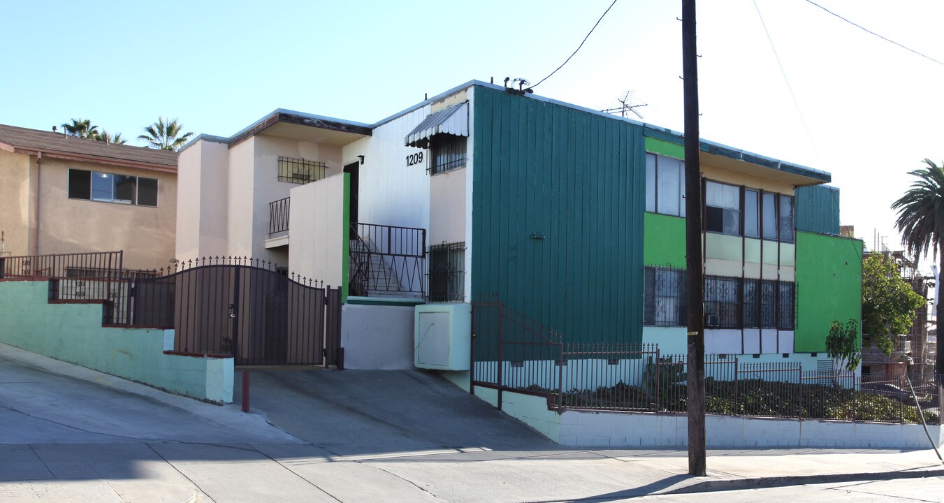 1209 Boston St in Los Angeles, CA - Building Photo