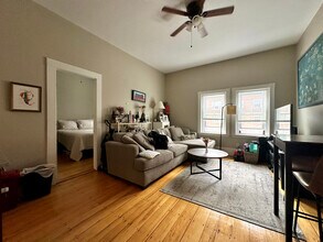 35 Bay State Rd, Unit 5 in Boston, MA - Building Photo - Building Photo