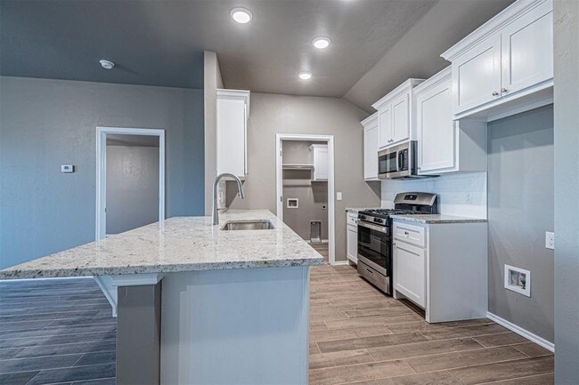 1626 Highland Loop in Guthrie, OK - Building Photo - Building Photo