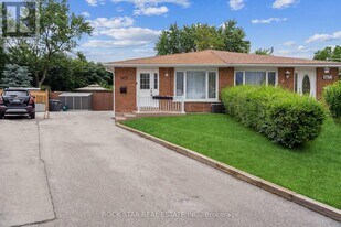 3675 Glencolin Ct in Mississauga, ON - Building Photo