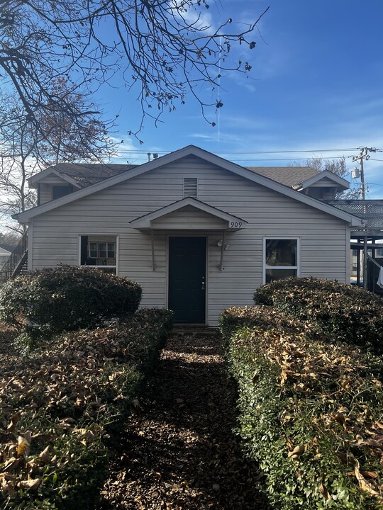 909 N 41st St, Unit 1 in Fort Smith, AR - Building Photo