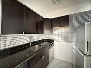 6830 N Sheridan Rd, Unit 365 in Chicago, IL - Building Photo - Building Photo