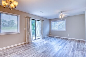 39 Roberts Rd in Hampstead, NC - Building Photo - Building Photo