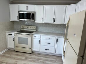 6059 W Warwick Ave in Chicago, IL - Building Photo - Building Photo