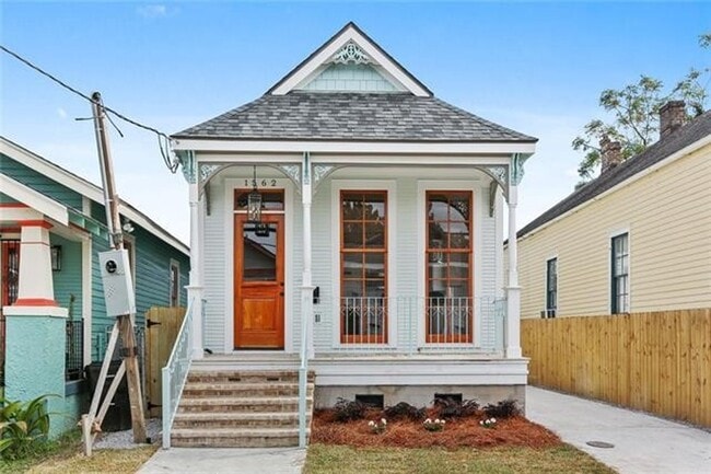 property at 1562 N Prieur St