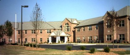 Clinton Courtyard in Clinton, NC - Building Photo