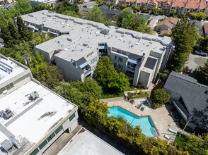 Plaza West in San Mateo, CA - Building Photo - Building Photo