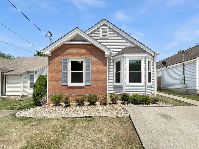 property at 610 Poplar Pl