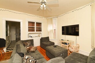 2615 N Southport Ave, Unit 2 in Chicago, IL - Building Photo - Building Photo