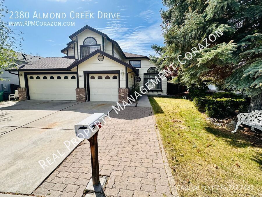 2380 Almond Creek Dr in Reno, NV - Building Photo