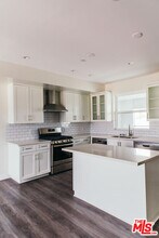 1431 S Sherbourne Dr in Los Angeles, CA - Building Photo - Building Photo