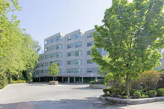 1 Watergarden Way in Toronto, ON - Building Photo - Primary Photo