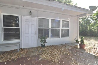 2806 Taylor St in Hollywood, FL - Foto de edificio - Building Photo