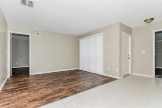 1602 Cromwell Dr in Tarpon Springs, FL - Building Photo - Building Photo