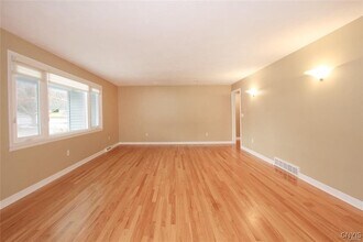 101 Britain Rd in Fayetteville, NY - Building Photo - Building Photo