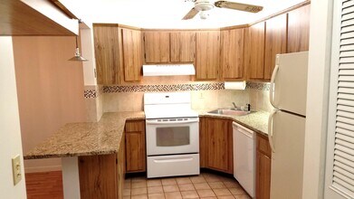 537 Shady Pine Way in Greenacres, FL - Building Photo - Building Photo