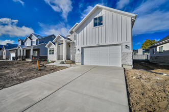 9508 S Ahlberg Pl in South Jordan, UT - Building Photo - Building Photo