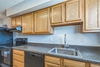1610 W St SE in Washington, DC - Building Photo - Building Photo