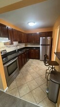 306 Sunset Ln in St. Clair Shores, MI - Building Photo - Building Photo