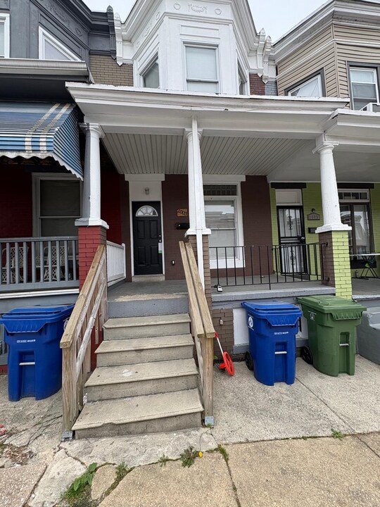 2003 W Lexington St in Baltimore, MD - Building Photo