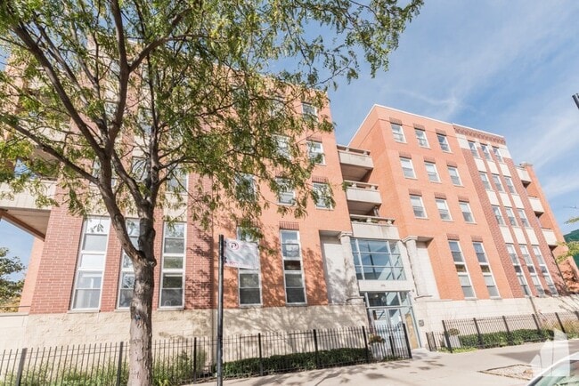 property at 3550 W Montrose Ave