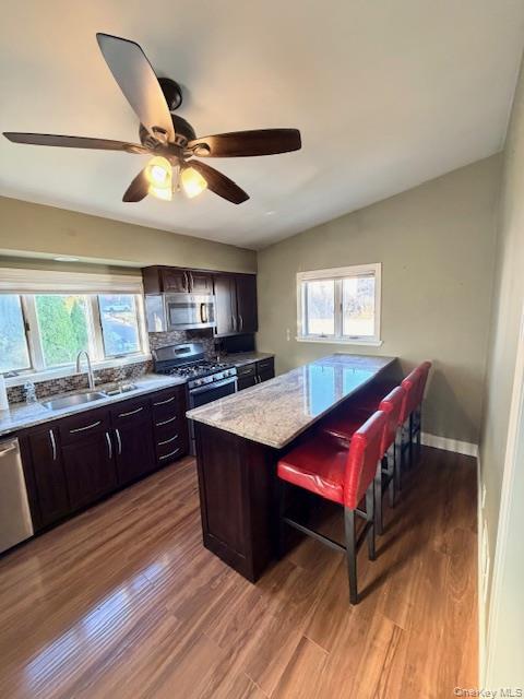 25 Mansion Ave in Yonkers, NY - Foto de edificio - Building Photo