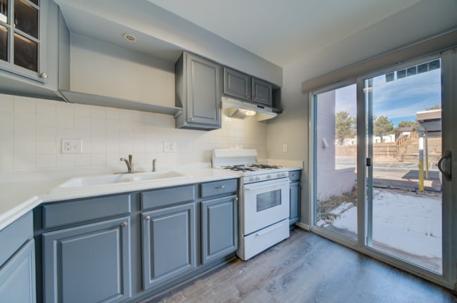 3525 Rebecca Ln in Colorado Springs, CO - Building Photo - Building Photo