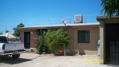 2233 E Sunland Vis in Tucson, AZ - Building Photo - Building Photo