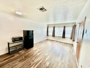 1602 N Wishon Ave in Fresno, CA - Building Photo - Building Photo