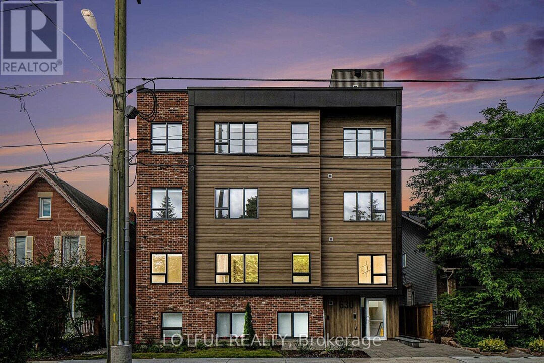 630 Churchill Ave N in Ottawa, ON - Building Photo