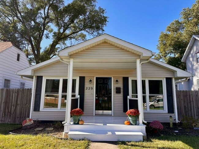 property at 229 S Dearborn Ave