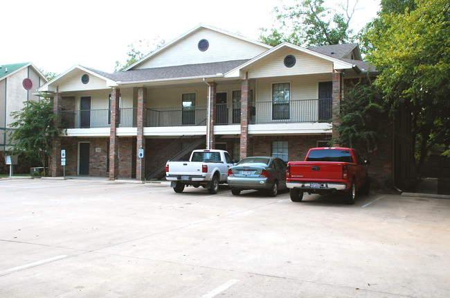 Bristol Place in Denton, TX - Building Photo - Building Photo